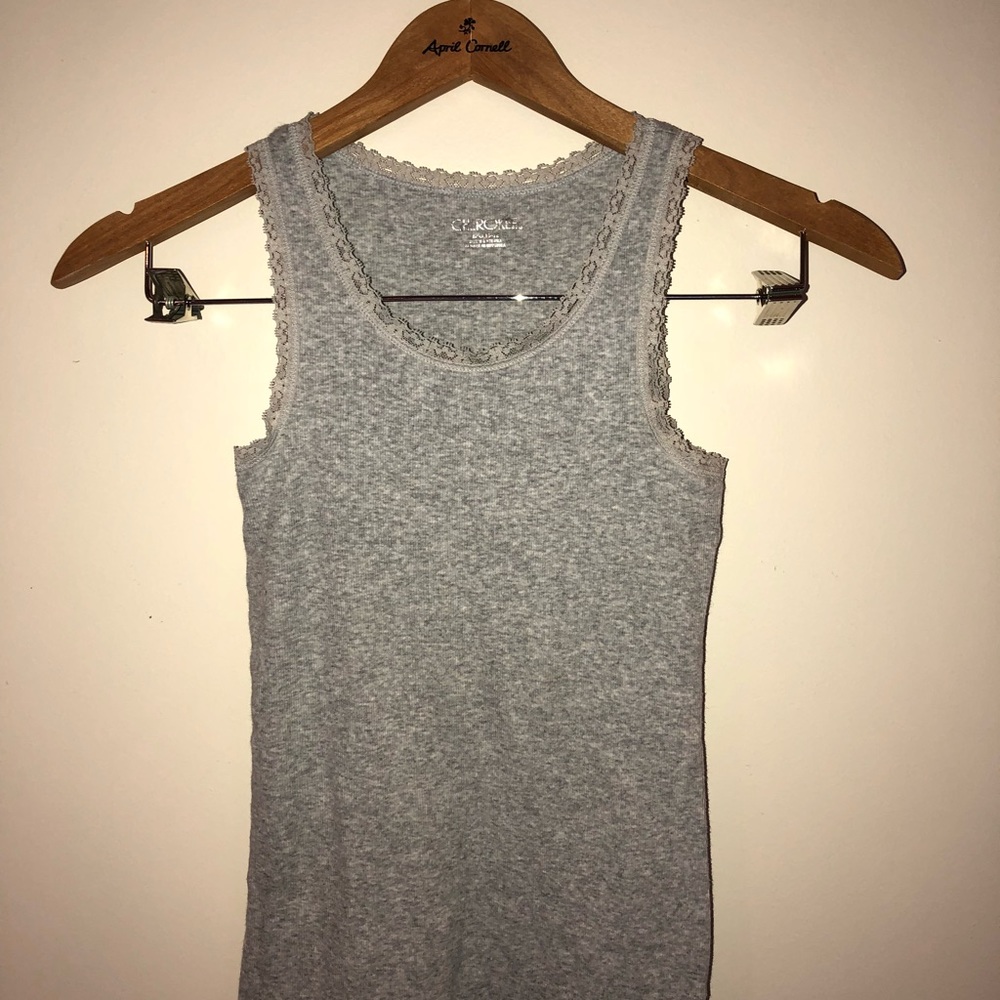 Gray tank top